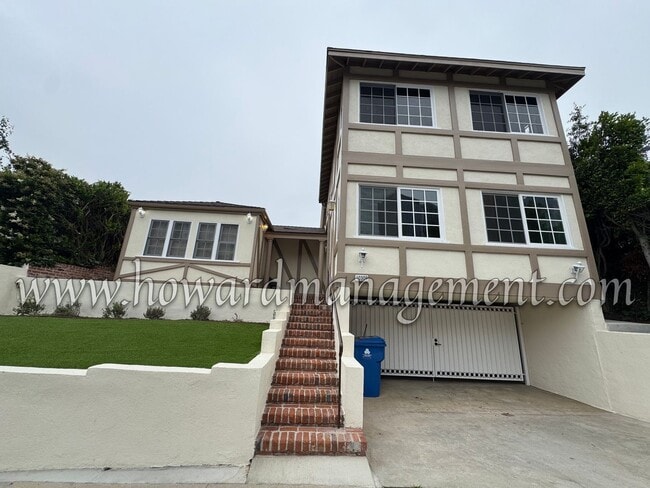 Building Photo - Contemporary Style 5bed/5bath Home with Ad...