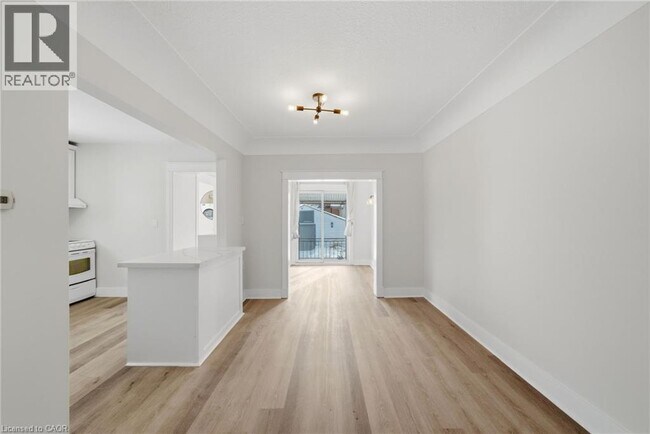 Photo - 1198 Dunsmure Rd