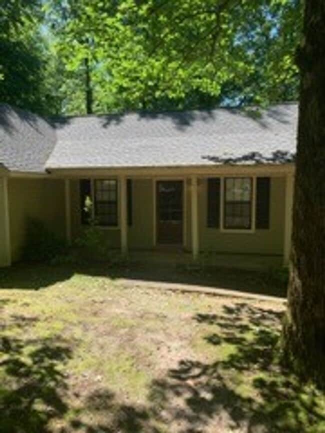 Photo - Britton Dr. - 4 Bedroom / 2 Bath House with Large Yard!!