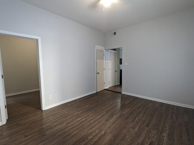 Photo - 1423 N Maplewood Ave Unidad 2R