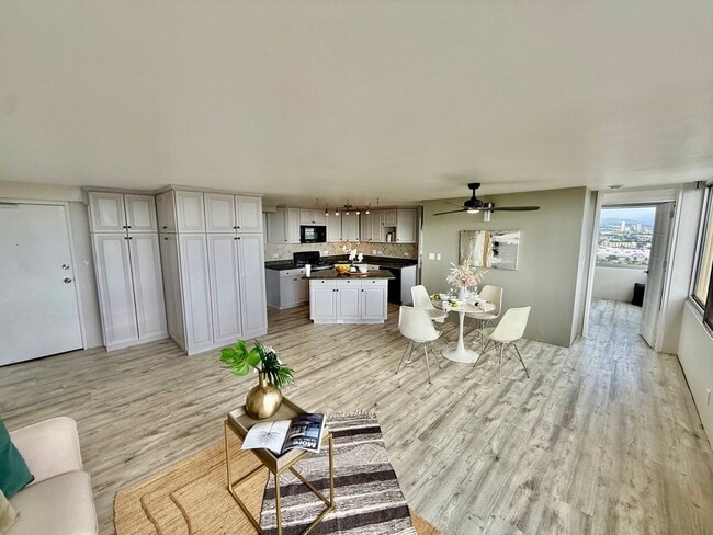 Photo - Century Park Plaza/2BR/2BA/2PK Unidad 2002B