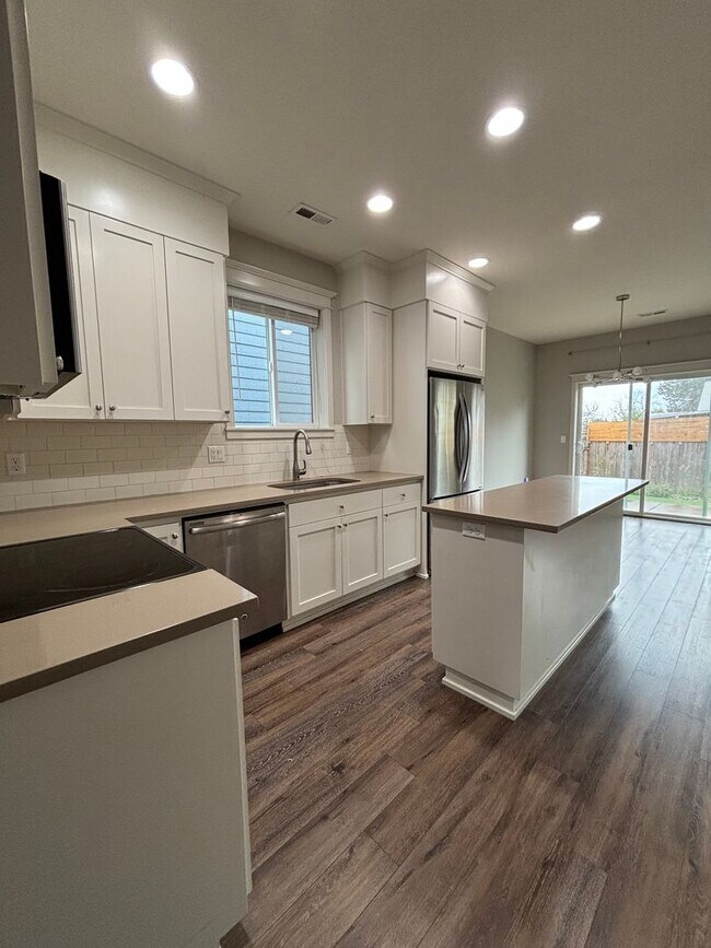 Photo - Newer 2 Story Home in Newberg   SHOWINGS  START  MAY 15th