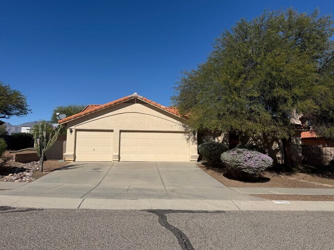 Building Photo - 7917 E Waverly St