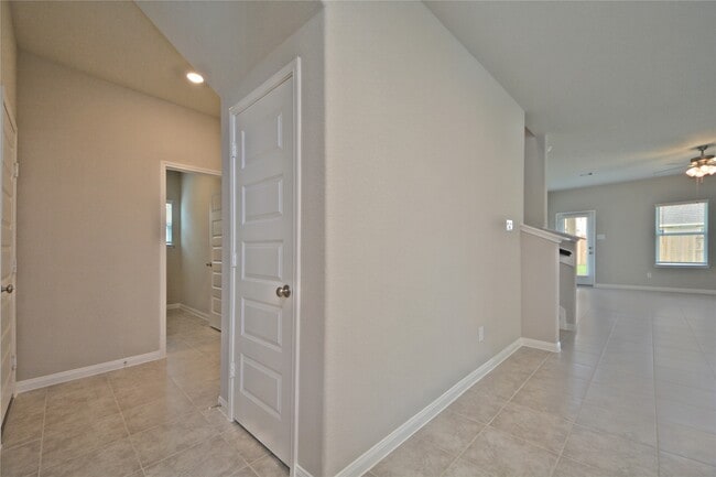 Photo - 1015 Modesto Dr