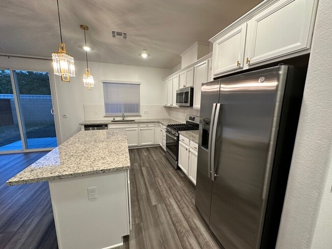 Photo - 1704 Bullock Dr
