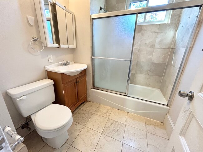 Photo - 112 Hillside St Unit 2