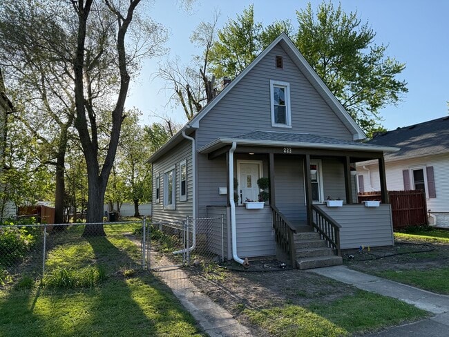 Photo - 223 S Wabash Ave House