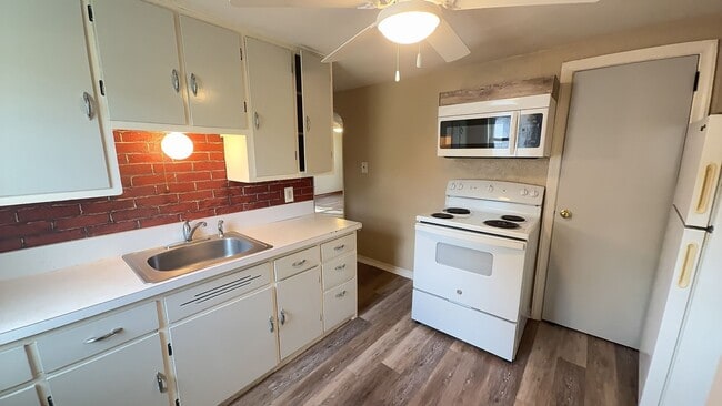 Photo - 904 Park Ave Unit Upper