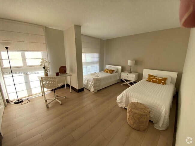 Building Photo - 2951 S Bayshore Dr Unit 1008 Rental