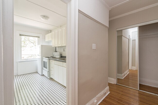 Photo - 100 Vaughan Rd Unit 27