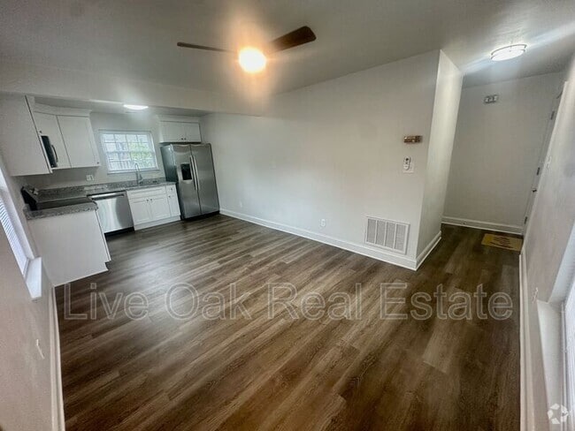 Building Photo - 1606 Parks Ave Rental