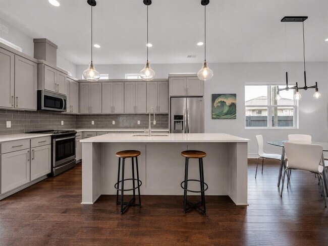 7104 Blessing Ave Unit B