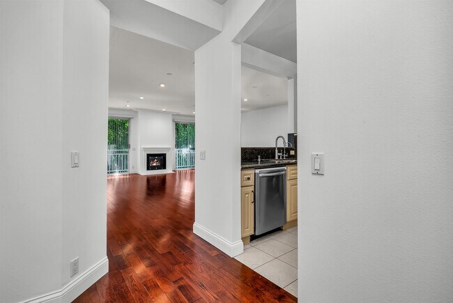 entrance to the unit - 117 S Clark Dr