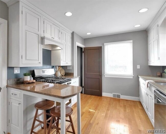 Photo - 329 Walton Dr