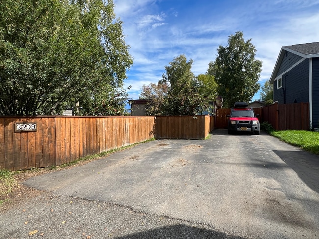 Photo - 3209 Lois Dr