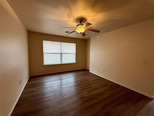 Photo - 5 Lombardy Pl