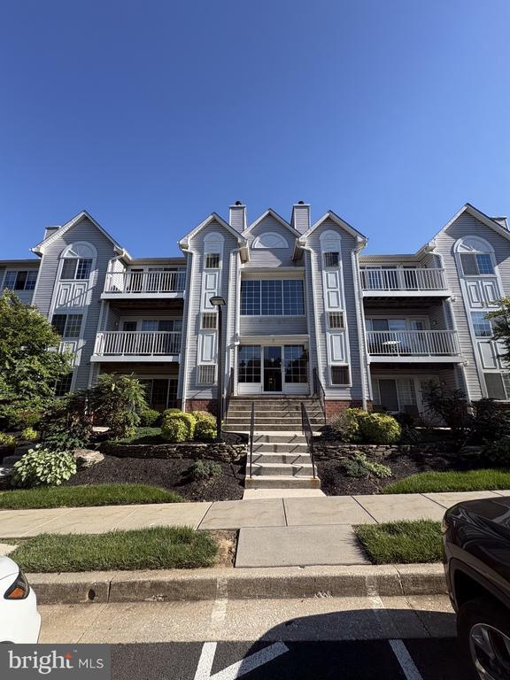 Building Photo - 9 Tintern Ct Unit 202