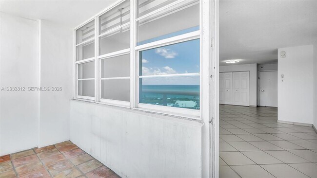 Photo - 6770 Indian Creek Dr Unidad 15B