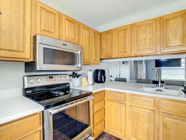 Photo - 1134 Calanda Ave