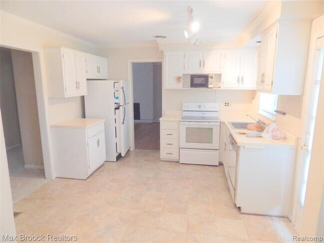 Photo - 116 E Hickory Grove Rd