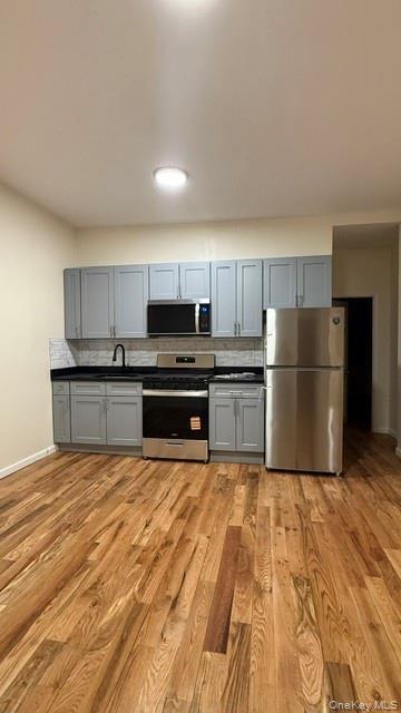 Building Photo - 253 Eldert St Unit #3