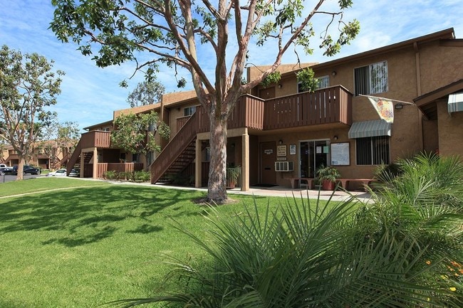 Ocean Breeze Apartments - Ocean Breeze