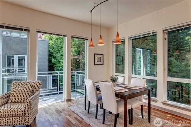 Photo - 2bd/1.75ba Kirkland Condo Unit 325
