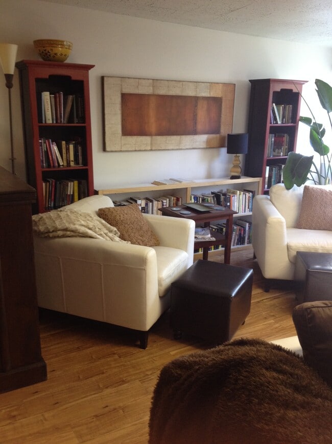 Building Photo - 856 Carter E St Unit 7