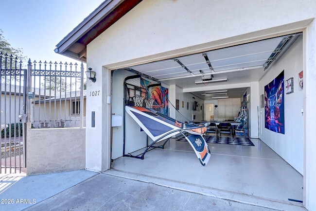 Photo - 1027 W 19th St