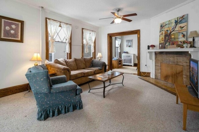 Building Photo - 526 Stewart Ave