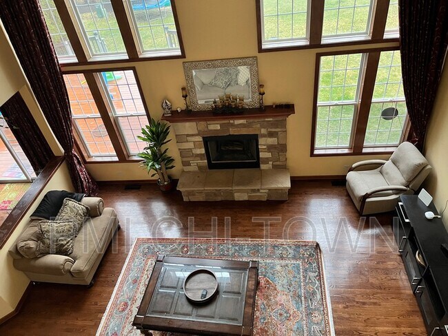 Photo - 2050 Rockland Dr