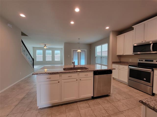 4725 Redbud Dr