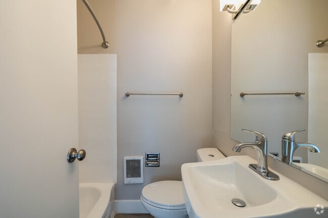 1BR - Bathroom