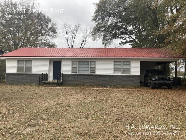Photo - 5 41st E St