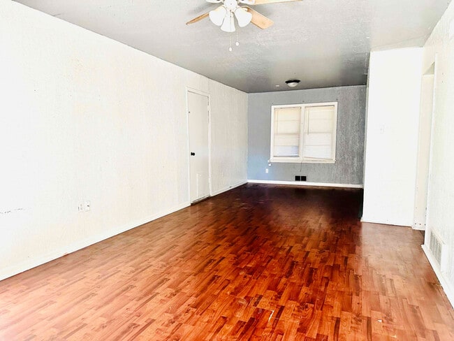 Photo - 1211 NW Logan Ave