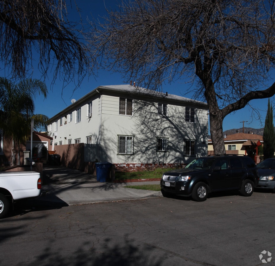 Photo - 177 W Ash Ave Apartments