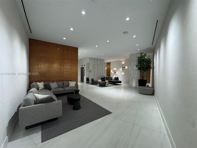 Building Photo - 17550 Collins Ave Unit 1005