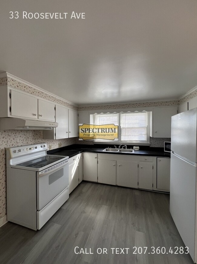 Photo - 33 Roosevelt Ave