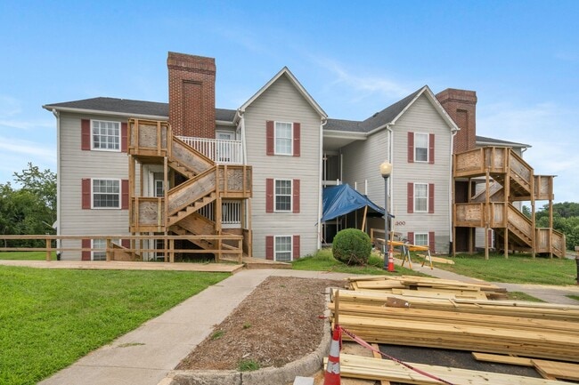 Building Photo - 2 bedroom, 2 bathroom.  Pet Friendly.  Res... Rental