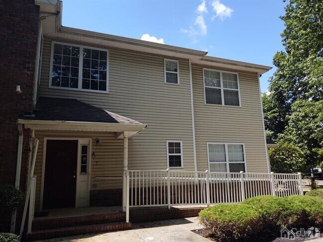 Building Photo - 202 Pinelli Dr Rental