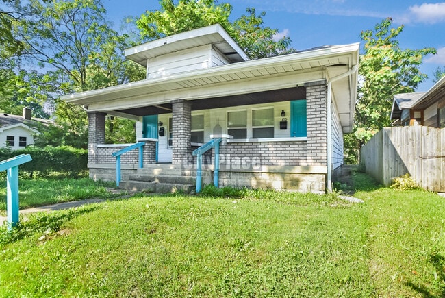 Photo - 810 N Gladstone Ave