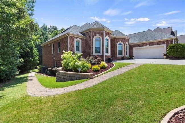 Photo - 2115 Julien Overlook