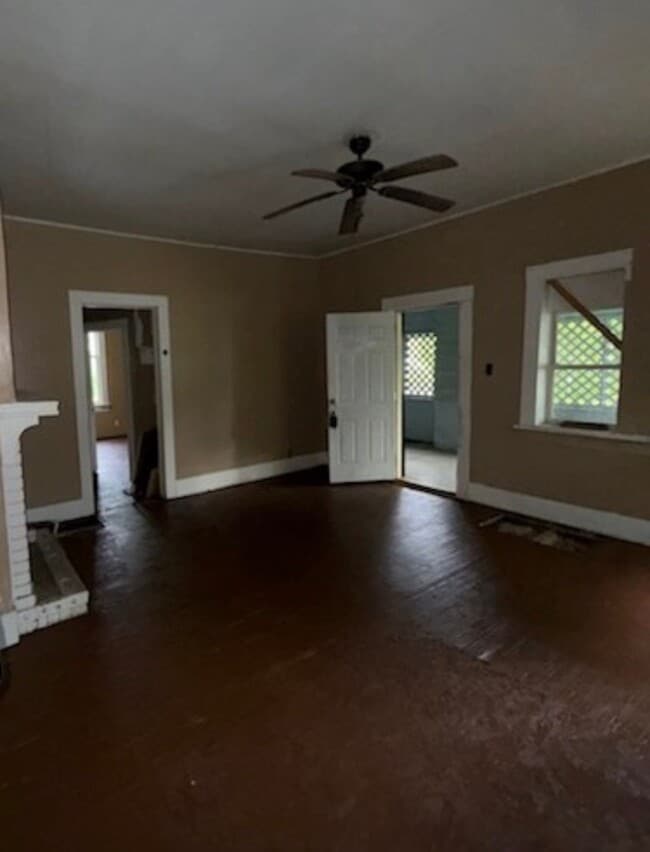 Photo - 927 W North St