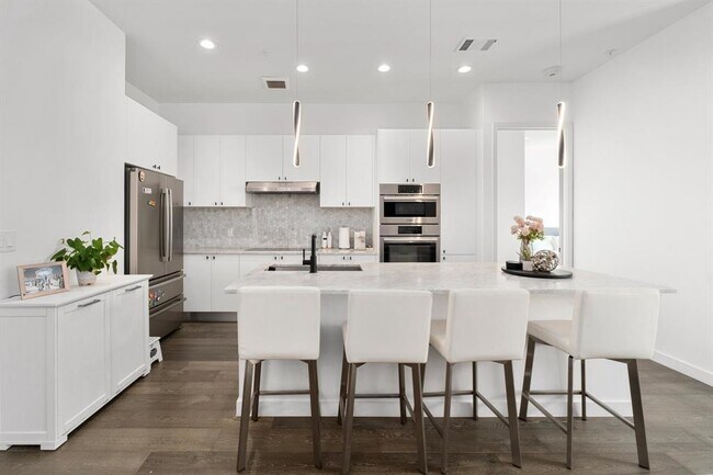 Photo - 800 Embassy Dr Condo Unit 609