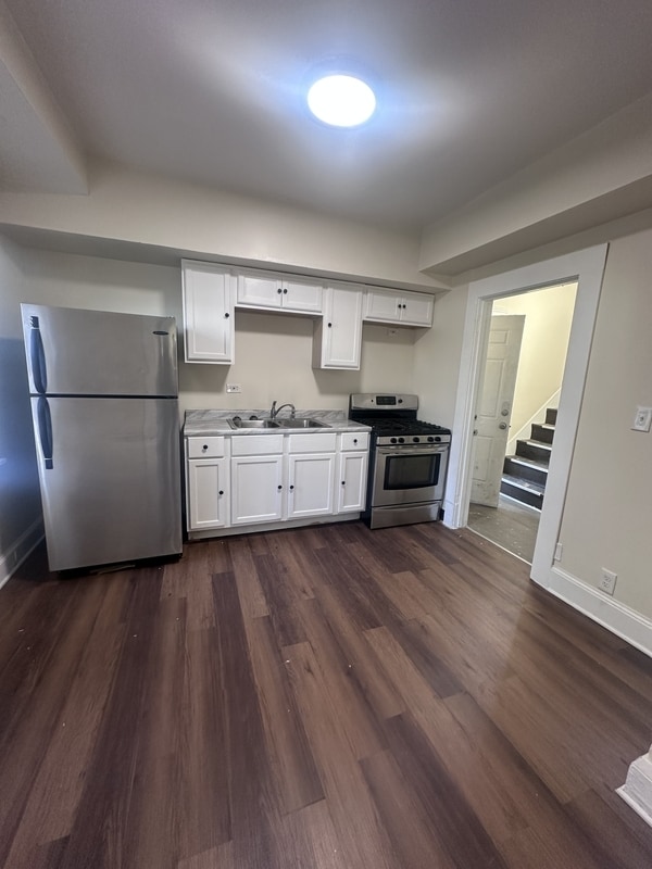 Building Photo - 9604 Manor Ave