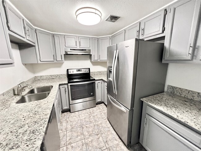 Photo - 2016 Main St Unit 1905