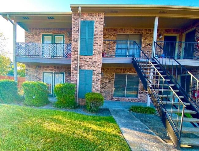 Building Photo - 6801 Camden Ln