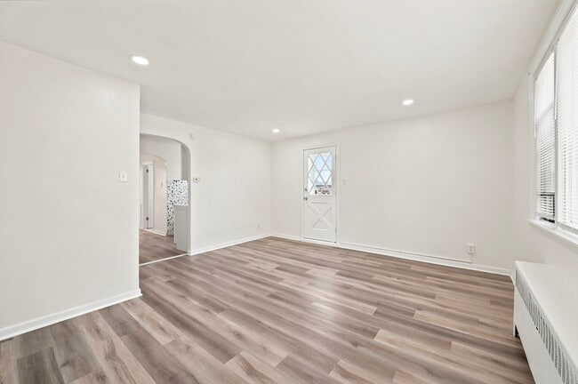 Photo - 6713 E Roosevelt Blvd Unit 2nd Floor Apartment