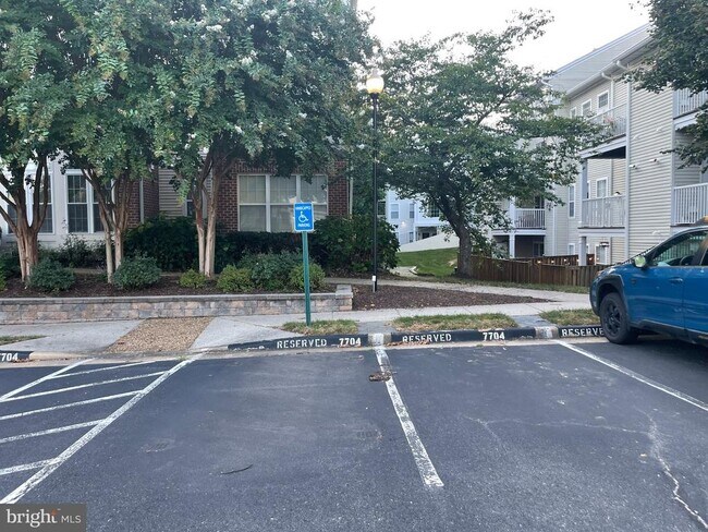 Building Photo - 7704 Haynes Point Way Unit F