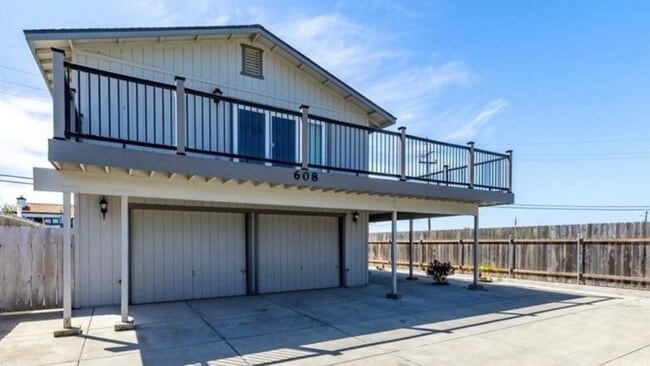 Building Photo - Oceano 3 Bedroom / 2 Bath Home
